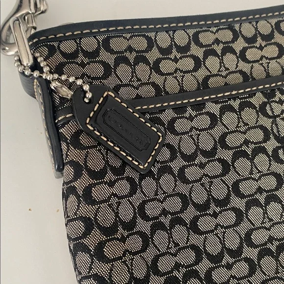 Coach crossbody - Picture 2 of 8